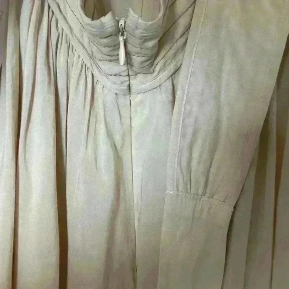 NWT Tan romper with a criss crossed open back - Picture 13 of 16